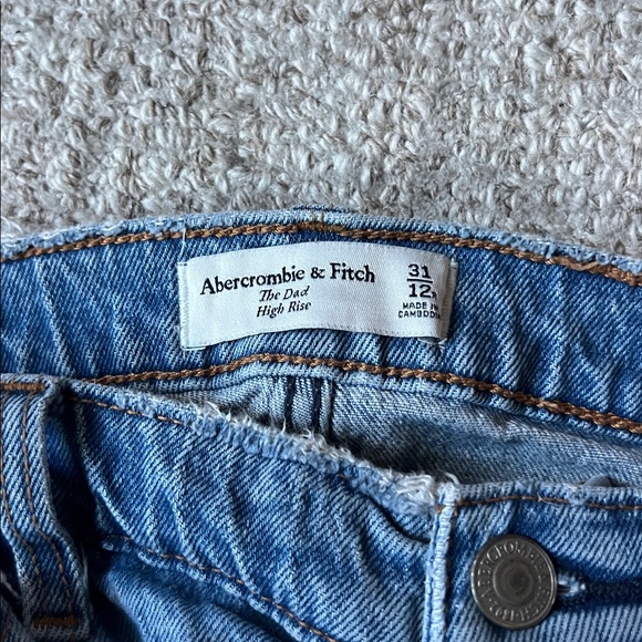 Abercrombie & Fitch Dad High Rise - Picture 3 of 3